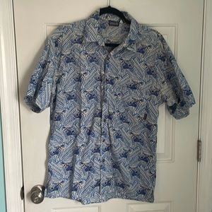 Patagonia mens lightweight short sleeve button down shirt.